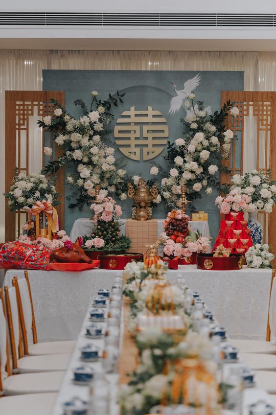Gia tiên vách lam gỗ Indochine